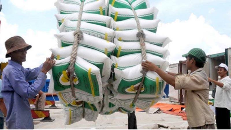 Từ 0h ngày 25/4, Hải quan mở hệ thống đăng ký tờ khai xuất khẩu lượng gạo tồn tại cảng