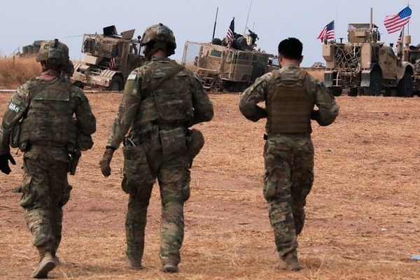 Tình hình Syria: Mỹ tăng cường lực lượng tới cứ điểm, Nga ra tay ngáng đường
