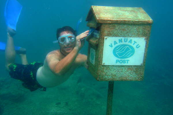 Độc đáo bưu điện dưới nước ở ngoài khơi Thái Bình Dương