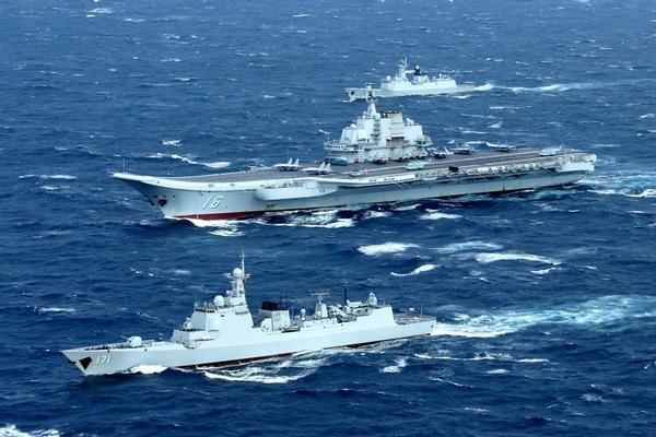 Mỹ - Trung cùng tăng cường hoạt động quân sự trên Biển Đông
