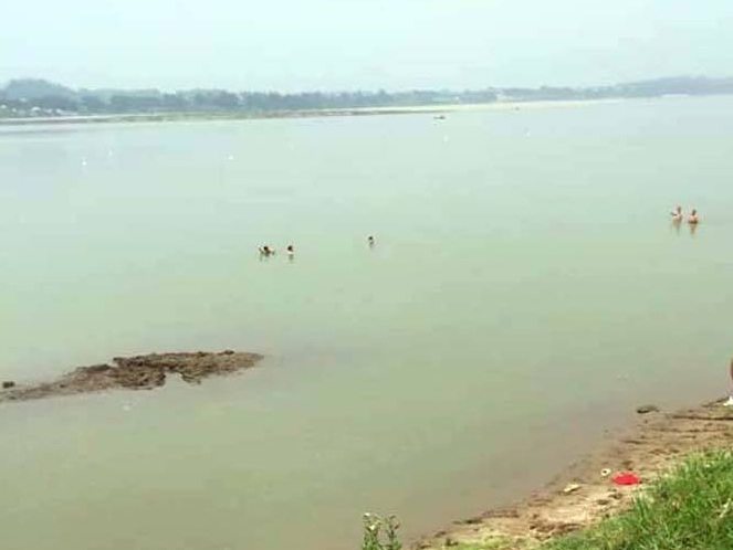 Hà Nội: Hai nữ sinh lớp 10 tắm sông Đà bị đuối nước thương tâm