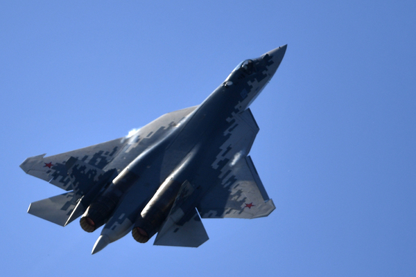 Báo Mỹ lo ngại về chế độ bay mới của 'bóng ma bầu trời' Su-57