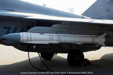 Su-57 trang bị bom lượn thế hệ mới ‘ăn đứt’ F-35 với JDAM của Mỹ?