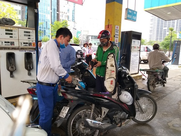 Gasoline price today 23/5 increased by how much money per liter?