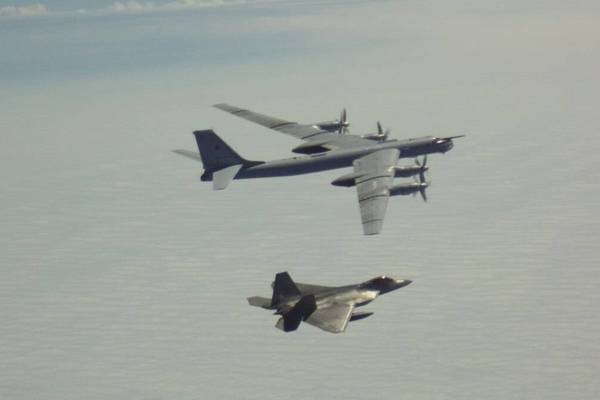 máy bay chiến đấu,Tu-95MS,chiến đấu cơ F-22 Mỹ,vũ khí Mỹ,quân đội Mỹ,quân đội Nga