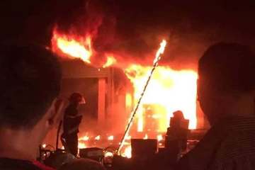 "Kẹt" trong căn nhà bị cháy lúc sáng sớm, nữ cán bộ huyện cùng người hàng xóm tử vong
