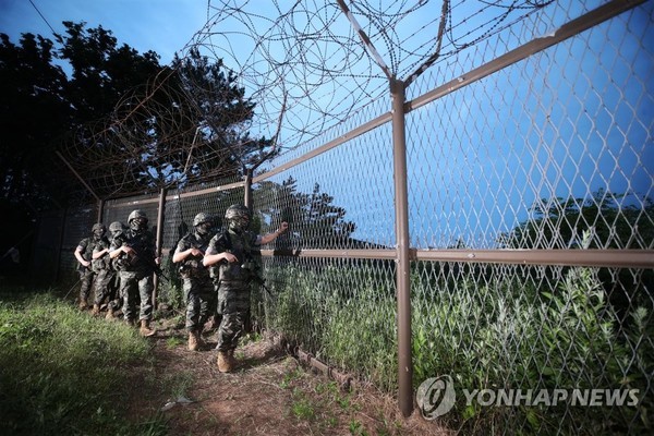 Hàn Quốc can ngăn rải truyền đơn, oanh tạc cơ Mỹ bay gần bán đảo Triều Tiên