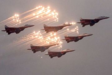 Vũ khí Nga – Mỹ ‘đổ xô’ vào Ấn Độ giữa lúc căng thẳng với Trung Quốc