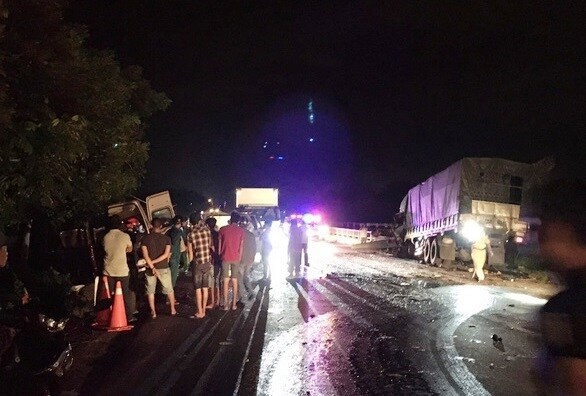 Tai nạn kinh hoàng ở Bình Thuận 8 người chết: Xe khách sai làn đường