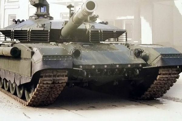 Ấn Độ dồn thêm xe tăng T-90 tới biên giới tranh chấp với Trung Quốc