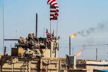 Đằng sau 'cái bắt tay' khai thác dầu khí giữa Mỹ và SDF tại Syria
