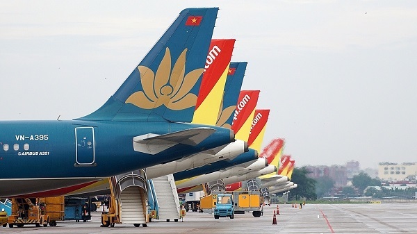 Vietnam Airlines dự kiến lỗ 15.000 tỷ đồng: Lương “khủng” phi công ra sao?