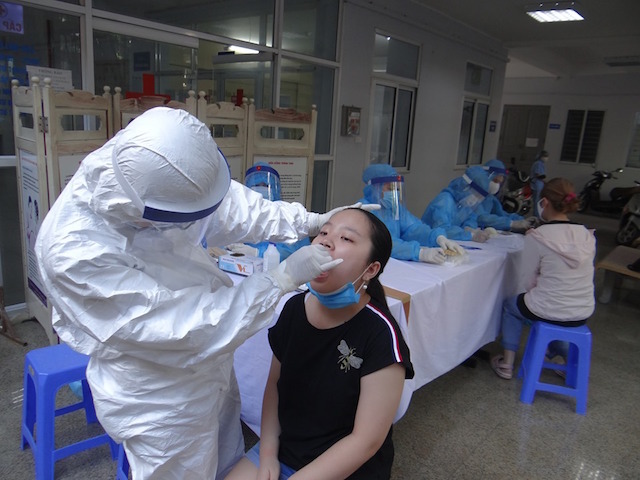 Hà Nội hoàn thành kế hoạch 'thần tốc' xét nghiệm diện rộng và tiêm chủng vắc xin phòng Covid-19