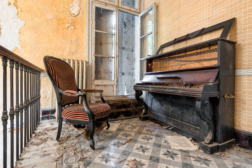 Ám ảnh những cây dương cầm bị bỏ quên khắp châu Âu