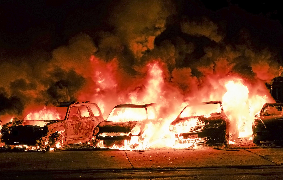 Bang Wisconsin, Mỹ ‘chìm trong biển lửa’ sau vụ cảnh sát bắn người da màu