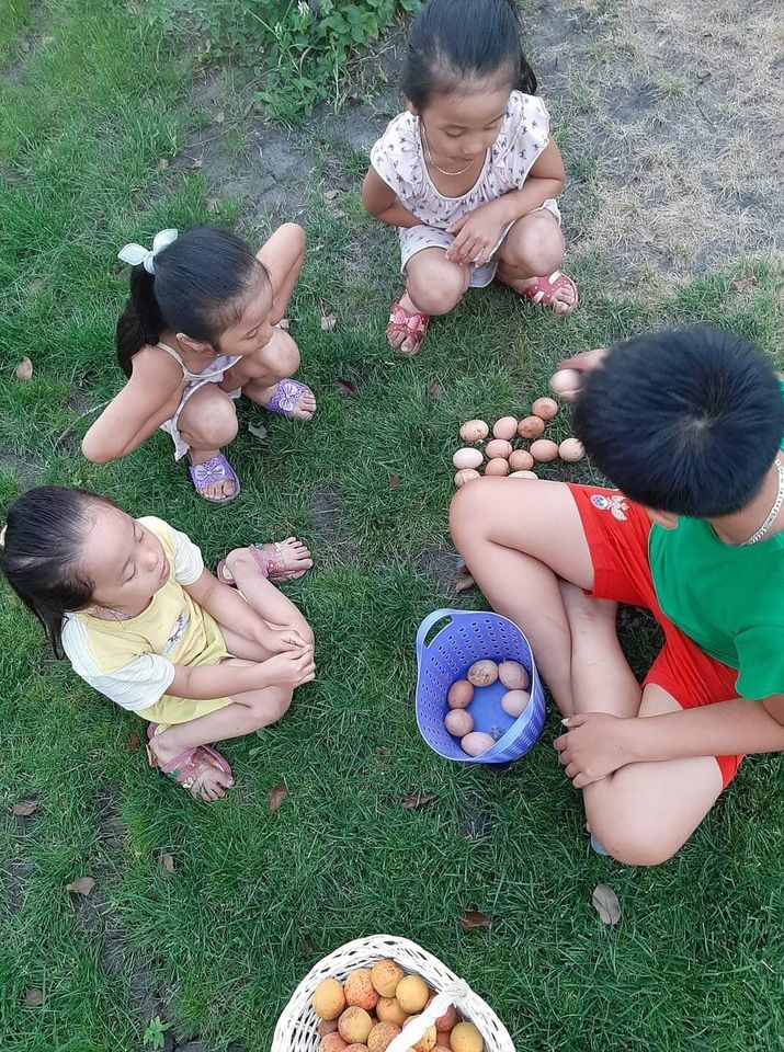 Bếp củi tuổi thơ và khu vườn 3.000m2 cây trái trĩu cành của mẹ Việt tại Nga