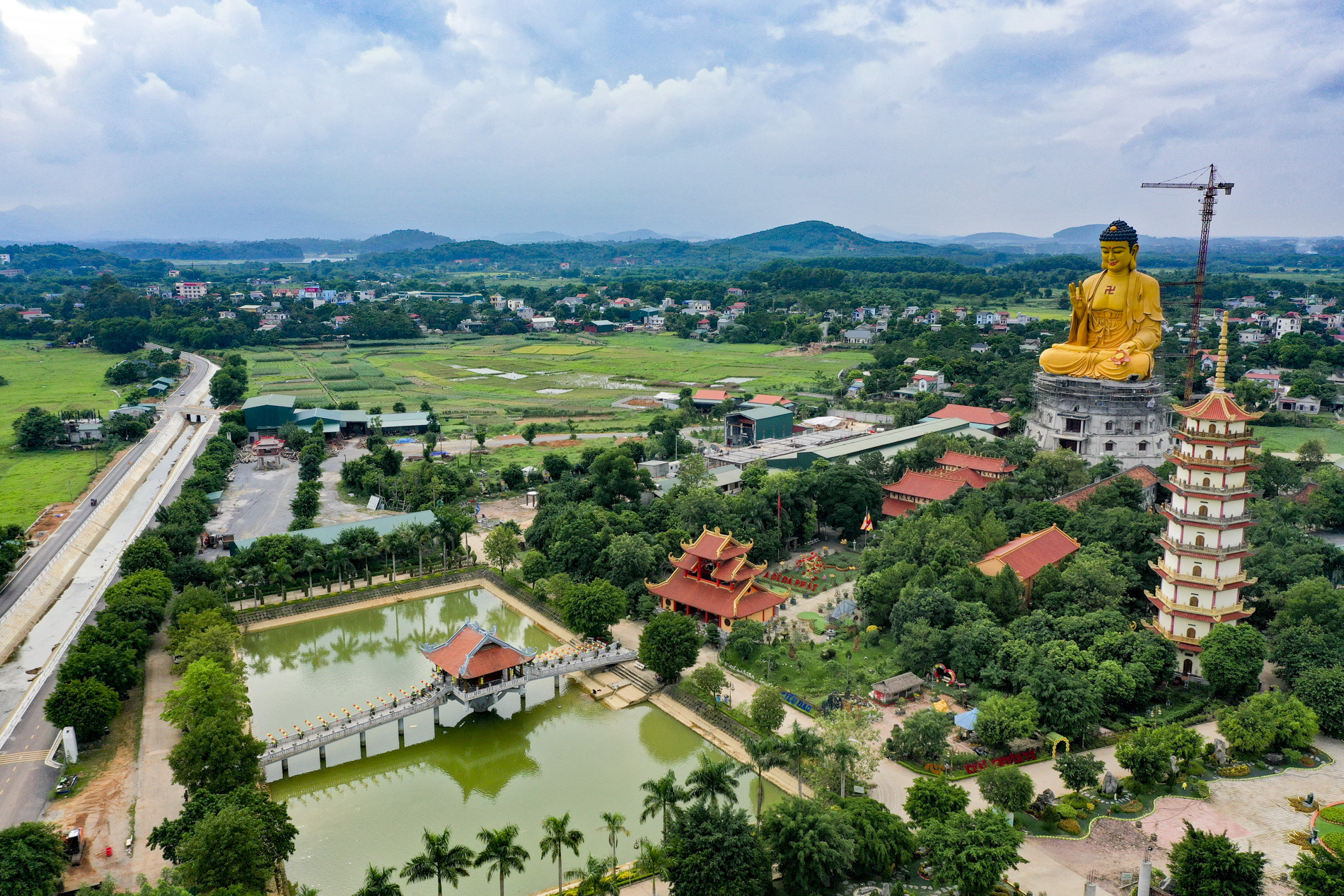 Chiêm ngưỡng tượng Phật lớn nhất khu vực Đông Nam Á