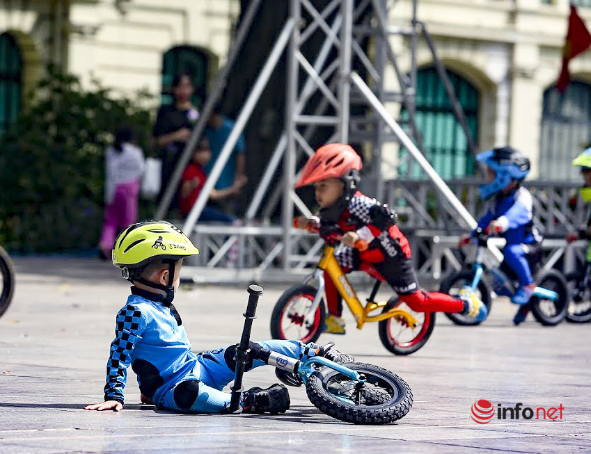 biểu diễn xe thăng bằng