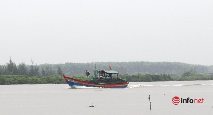 Hà Tĩnh: Đã tìm thấy 5 ngư dân trên tàu cá gặp sự cố lúc biển động mạnh