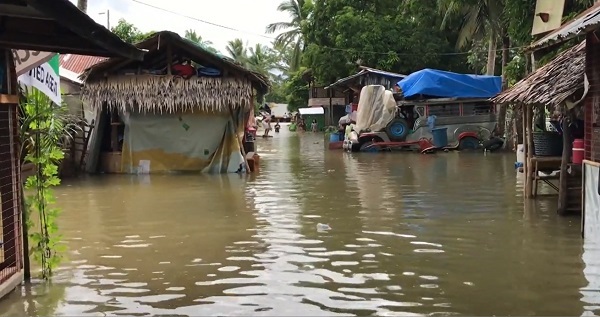 Bão nhiệt đới Saudel đổ bộ vào Philippines gây lũ lụt nhiều nơi