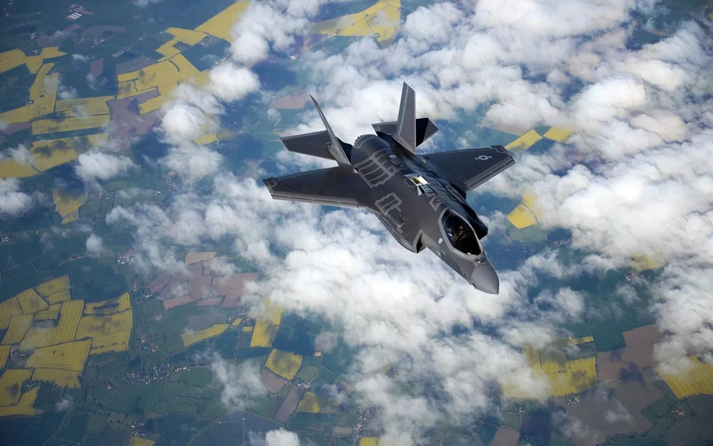 Vì sao Mỹ lại hoãn sản xuất ‘siêu tiêm kích’ F-35?