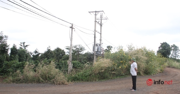 Đắk Nông: Đường điện chạy về làng, vẫn tù mù đèn dầu vì không đấu nối