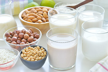 Uống sữa hạt giảm cân: Chuyên gia khuyên điều gì?