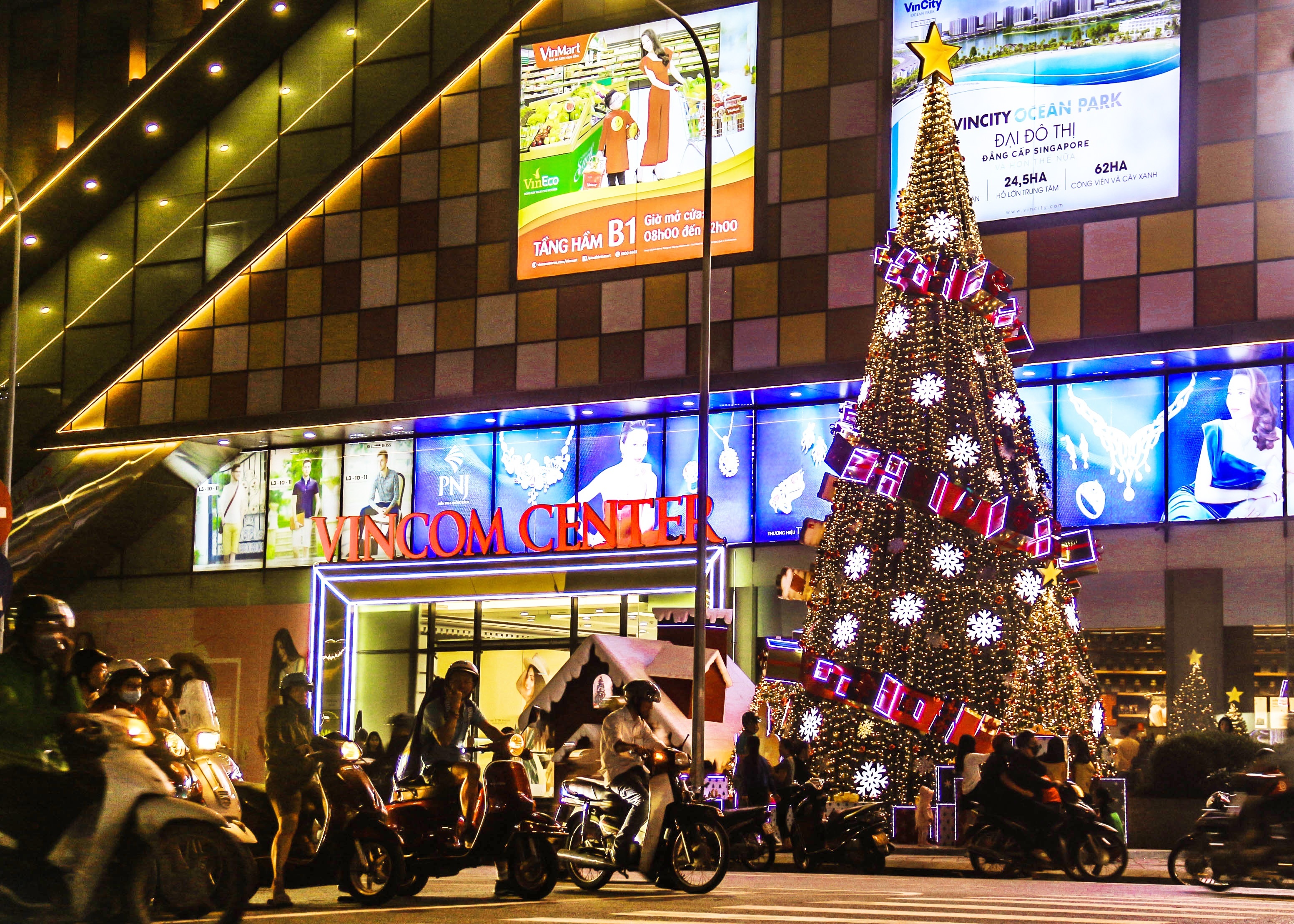 Giáng sinh 2020 tại Hà Nội 6