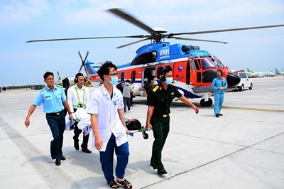 Nhiều ca bệnh nguy kịch từ đảo được cấp cứu y tế đường hàng không