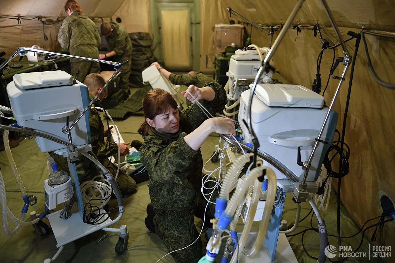 Cận cảnh quân đội Nga triển khai bệnh viện dã chiến ở Nagorno-Karabakh