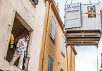 Pháp: Giải cứu người đàn ông nặng 300 kg khỏi nhà do quá béo
