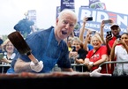 Những khoảnh khắc 'hiếm thấy' của Tổng thống đắc cử Joe Biden