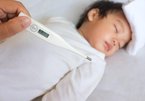 2 nguyên tắc cha mẹ cần nhớ khi trẻ bị sốt