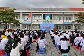 Bà Rịa Vũng Tàu: Bàn giao hệ thống điện mặt trời mái nhà cho trường  Võ Thị Sáu