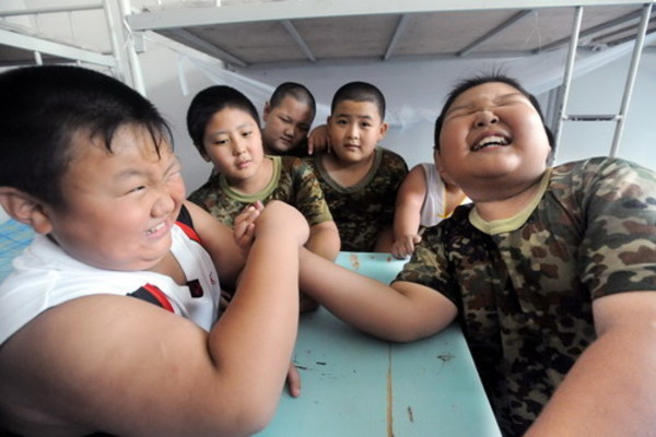 'Cuộc chiến' giảm cân của trẻ mầm non bị béo phì ở Trung Quốc