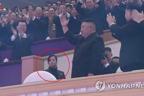 'Bóng hồng' đặc biệt vừa xuất hiện phía sau ông Kim Jong-un