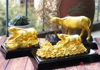 Tượng trâu vàng hàng chục triệu đồng săn khách thích "đồ độc" mùa Tết