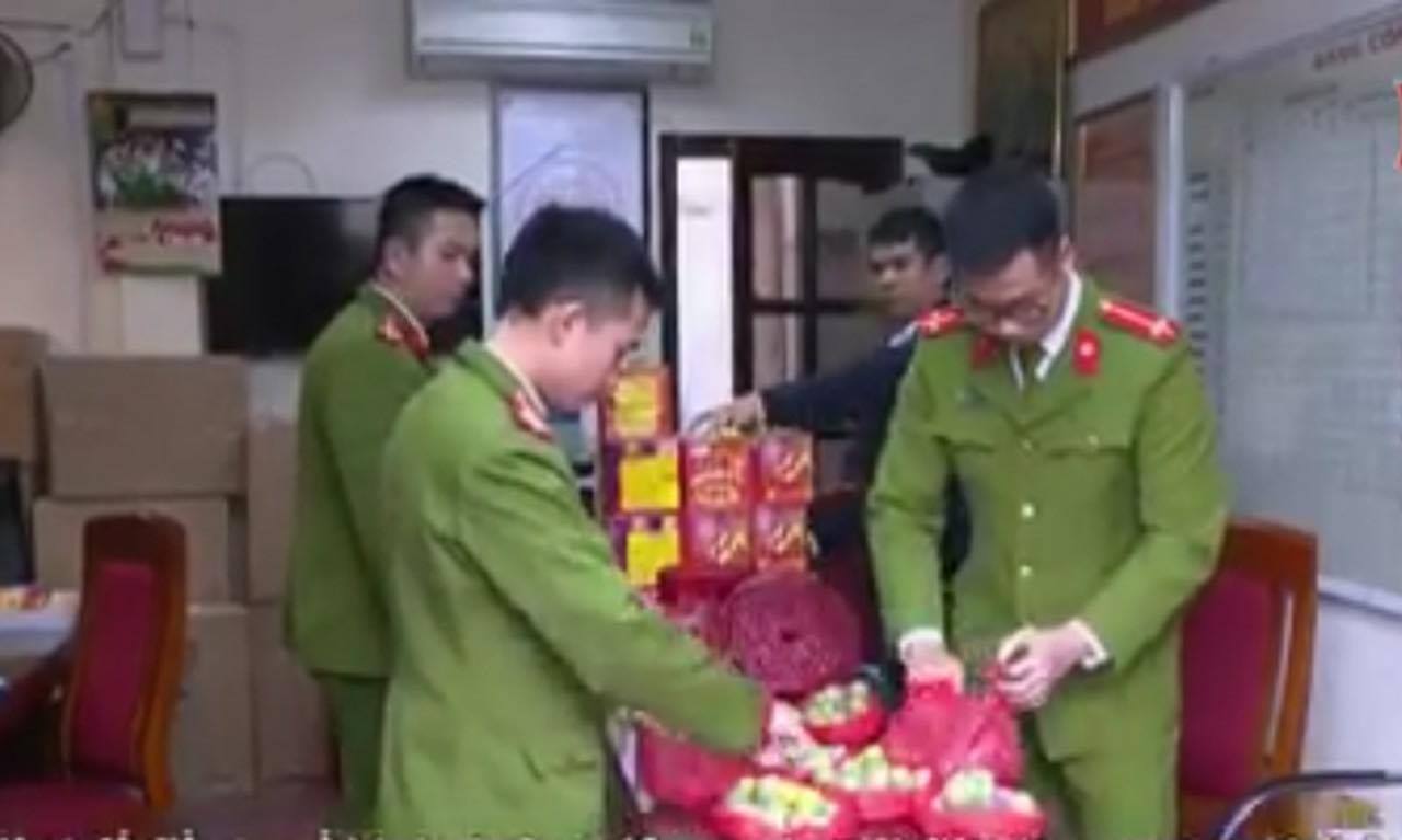 Bắt giữ nhiều đối tượng buôn bán pháo nổ về chơi Tết