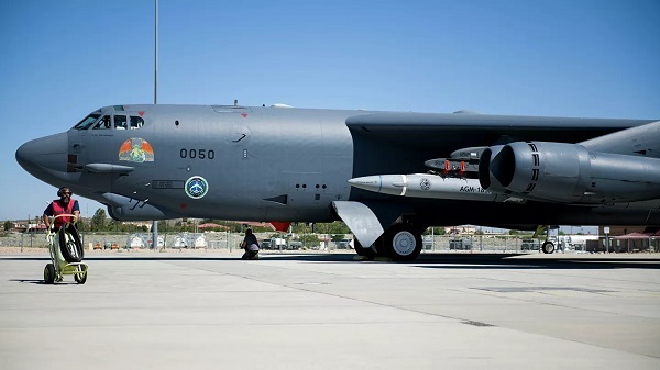 ‘Pháo đài bay’ B-52 của Mỹ lại bay qua Trung Đông