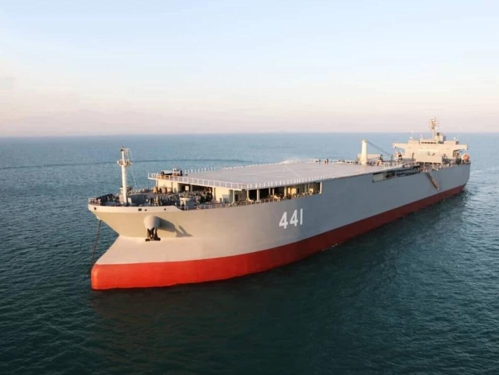 Khám phá tàu chiến ‘khủng’ của Iran lớn hơn tàu sân bay Mỹ