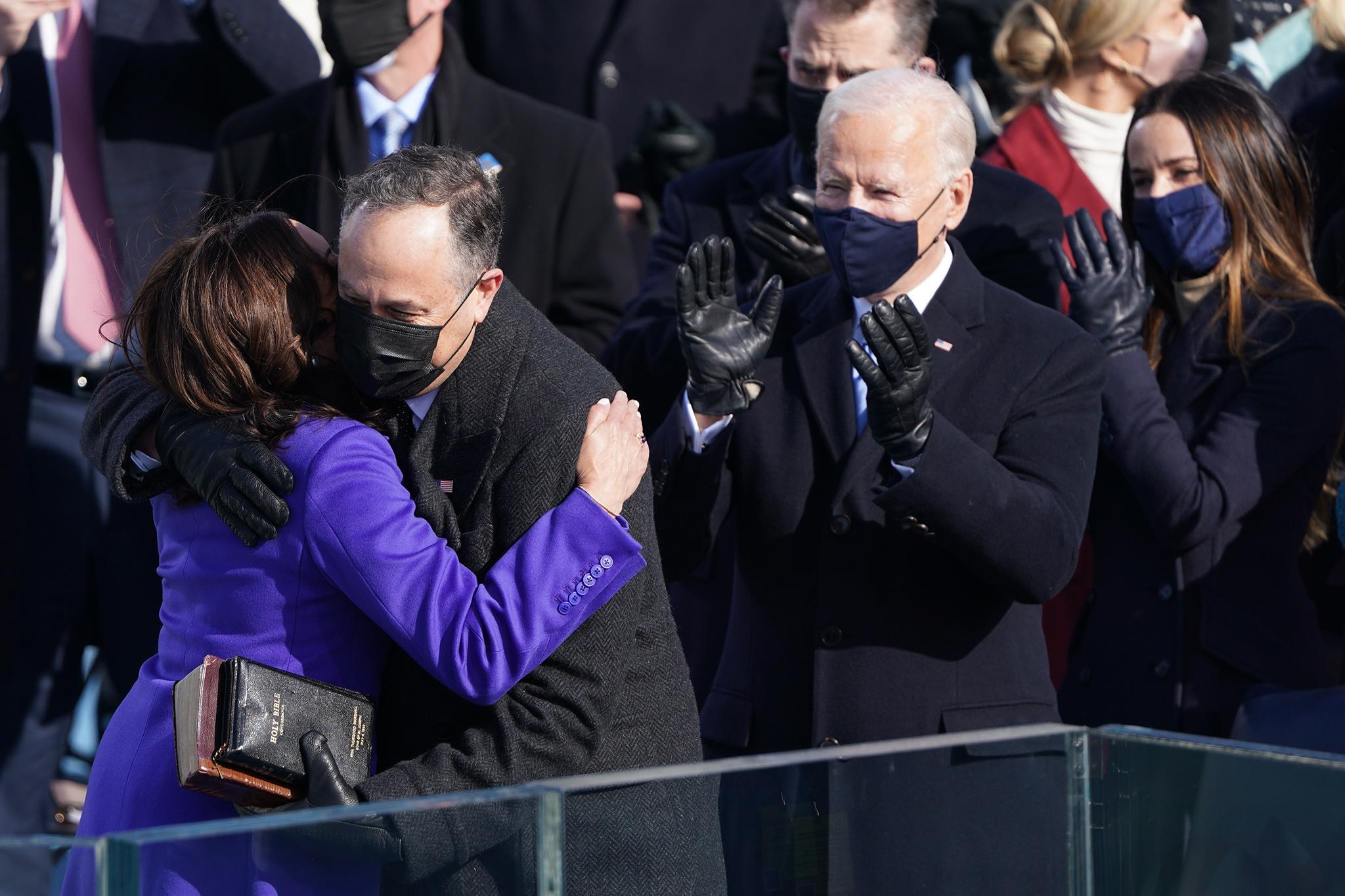 Khoảnh khắc tân Tổng thống Mỹ Joe Biden nhậm chức