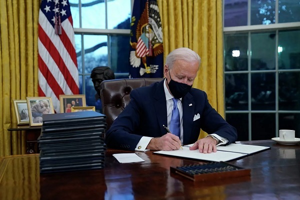 Những sắc lệnh nào ông Biden đã ký khi vừa nhậm chức?