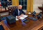 TT Biden bỏ nút gọi nước ngọt trên bàn làm việc của ông Trump