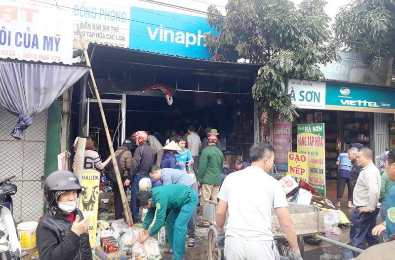 Cháy cửa hàng tạp hóa ở Nghệ An, thiệt hại hàng trăm triệu đồng