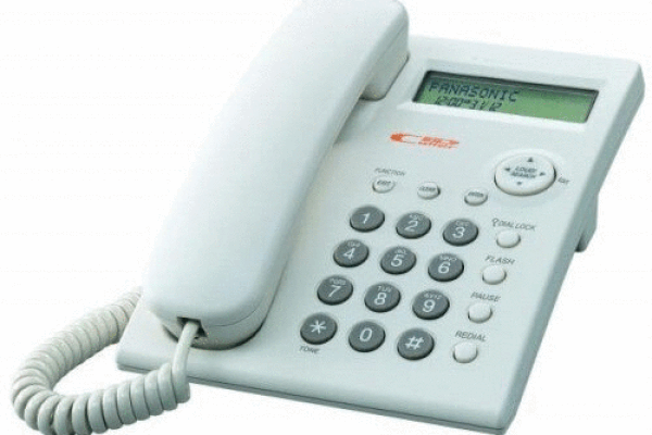 Kỳ lạ những món đồ trang sức giống hệt dây điện thoại bàn cố định