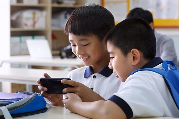 TQ cấm giáo viên dùng điện thoại di động giao bài tập cho học sinh
