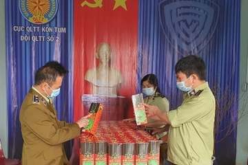 Thu giữ hàng trăm chai rượu giả thương hiệu sâm Ngọc Linh ở Kon Tum và Quảng Nam