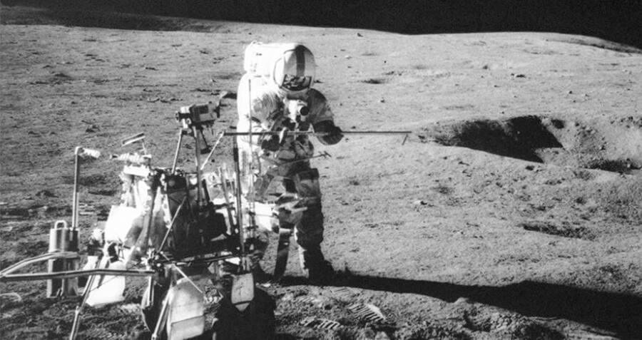 Sự thật về quả bóng golf đầu tiên xuất hiện trên Mặt trăng