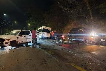 Lâm Đồng: Tai nạn liên hoàn trên đèo Bảo Lộc, 6 ô tô bị hư hỏng nặng