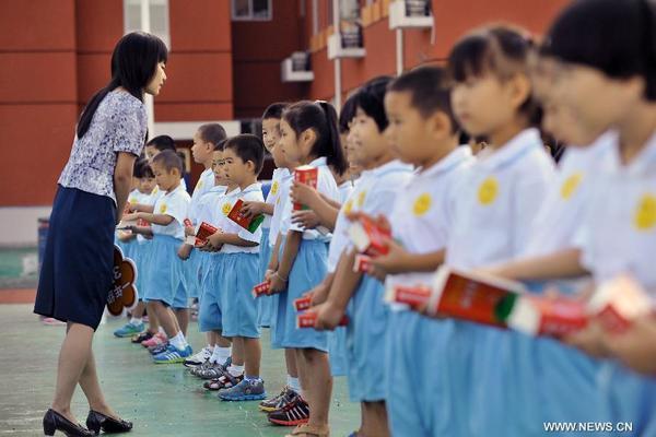 Trung Quốc: Giáo viên miệt thị học sinh bằng cách phân biệt thu nhập và địa vị phụ huynh